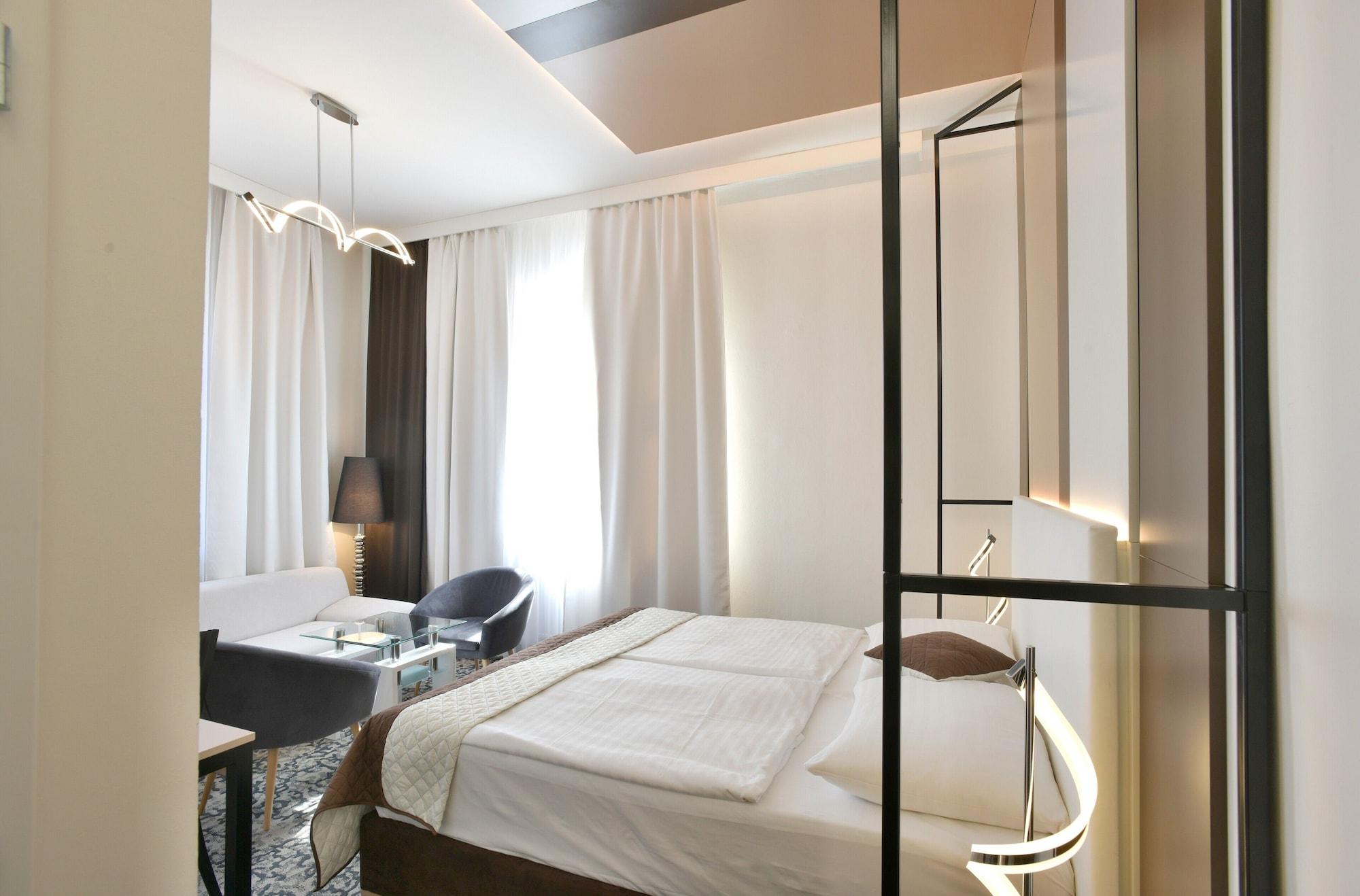 Machova Hotel Prague Exterior photo