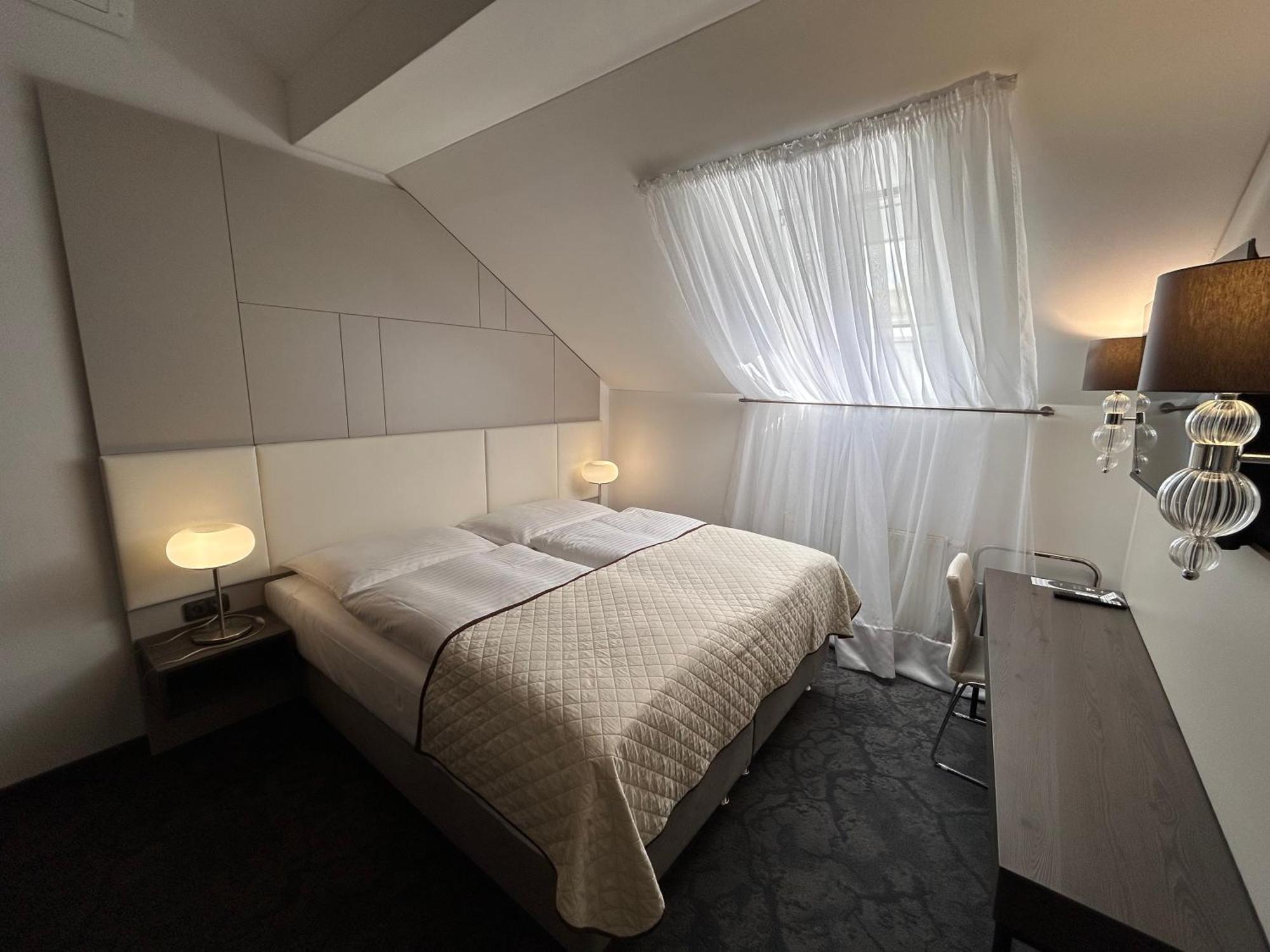 Machova Hotel Prague Exterior photo