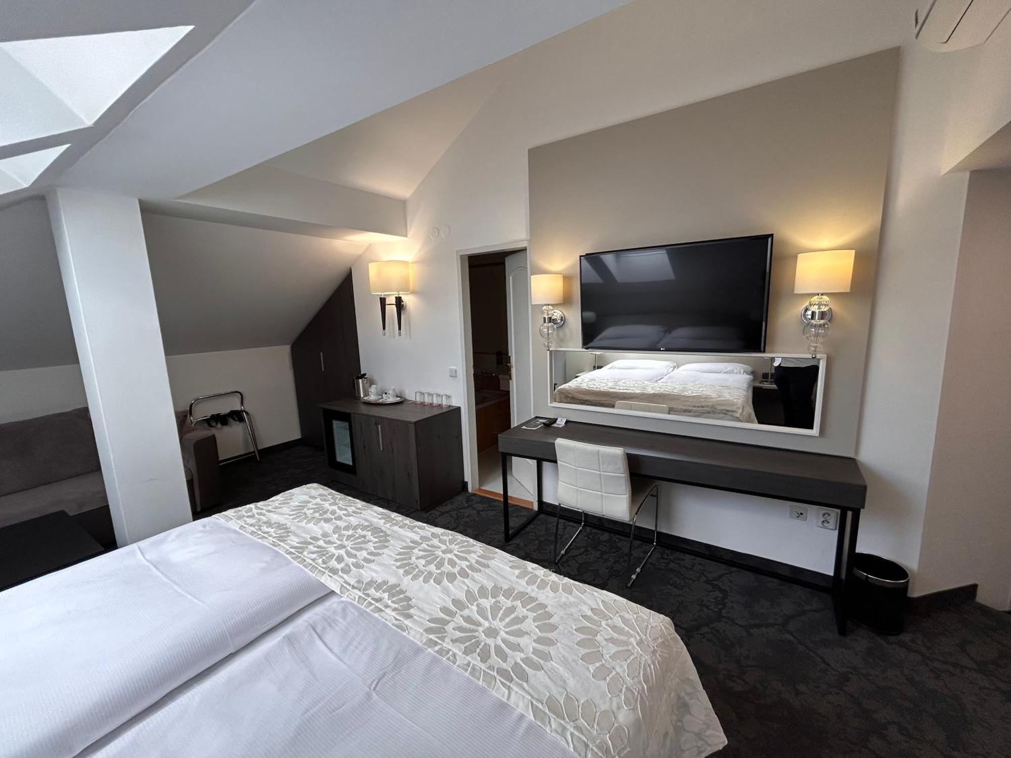 Machova Hotel Prague Exterior photo