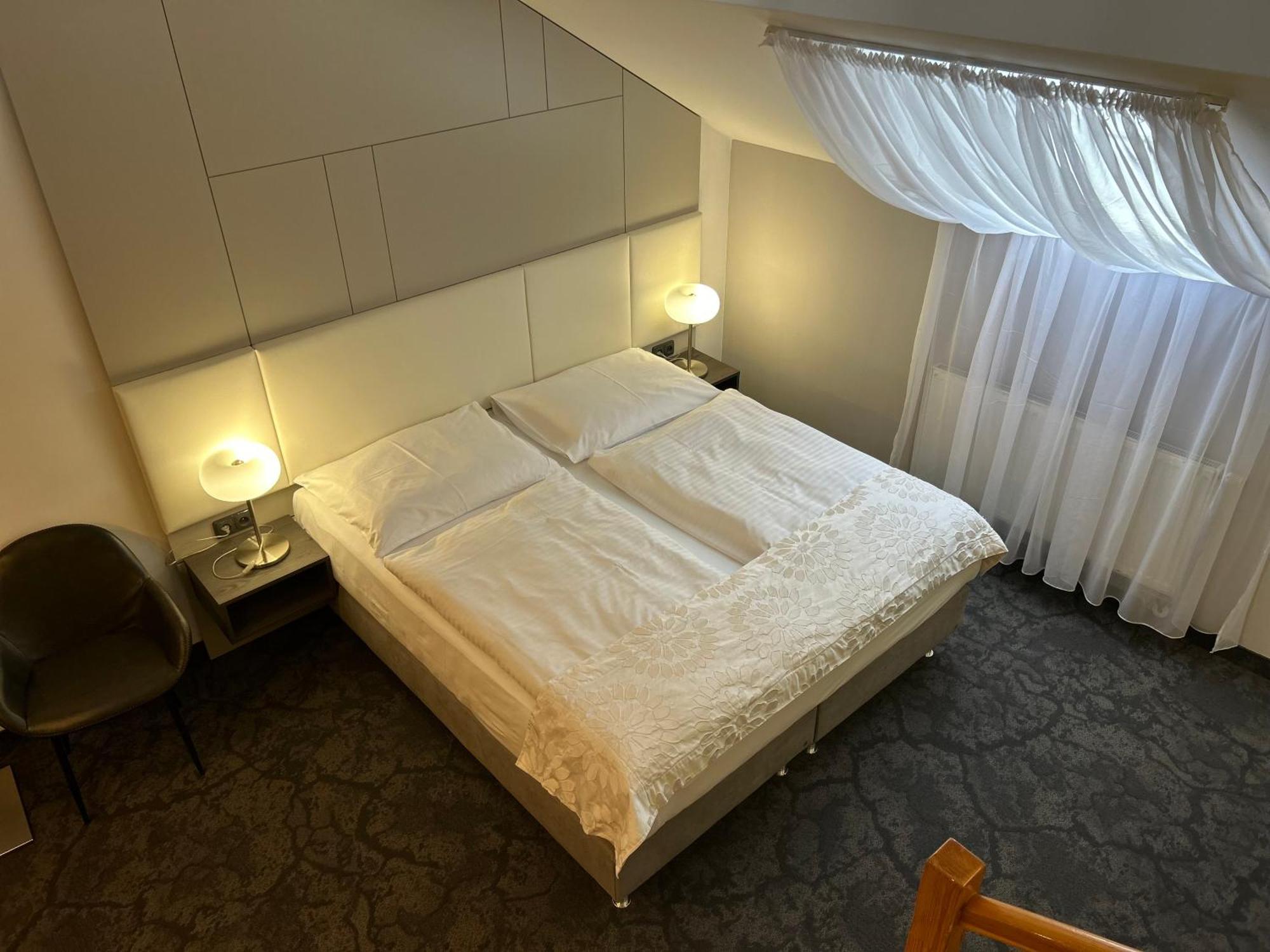 Machova Hotel Prague Exterior photo