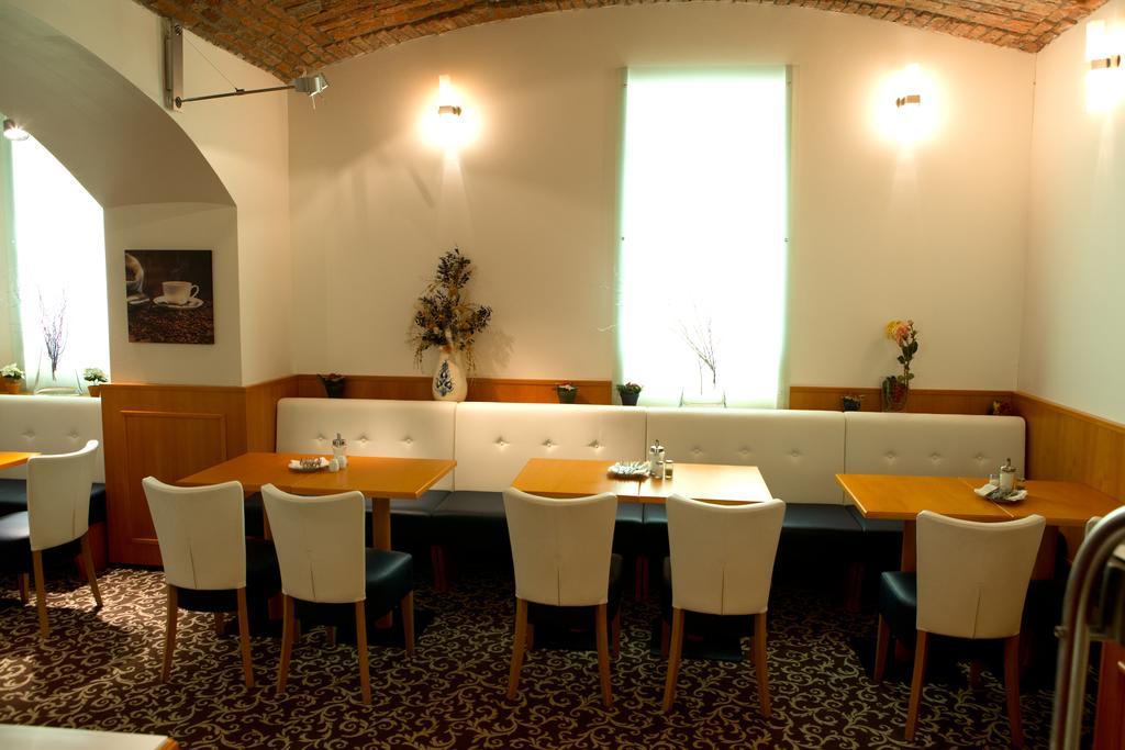 Machova Hotel Prague Exterior photo